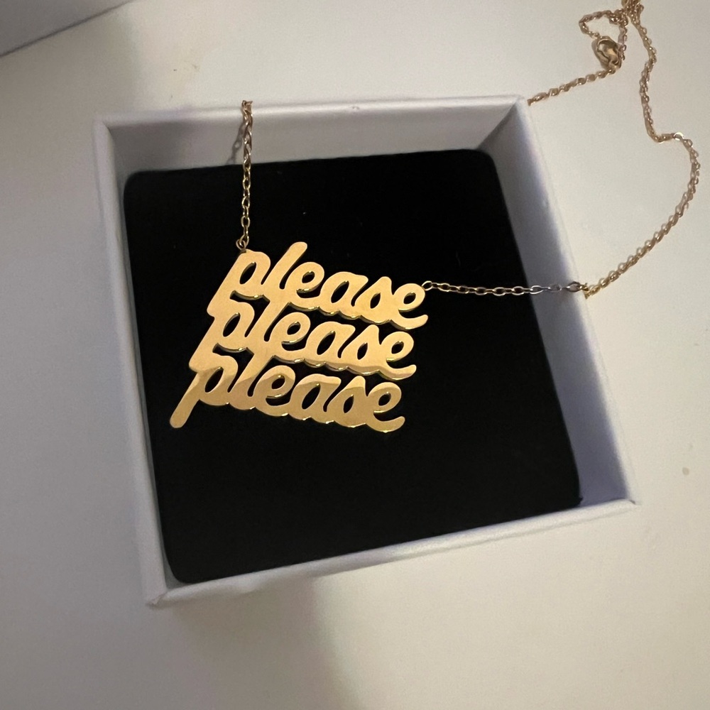 Official Sabrina Carpenter Please please please necklace (opened, no tags)